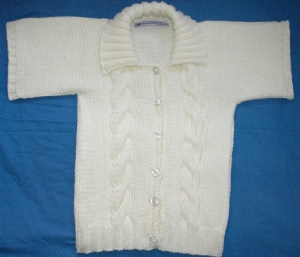 Girls short sleeved chunky cardy, knitsrus, knitting patterns